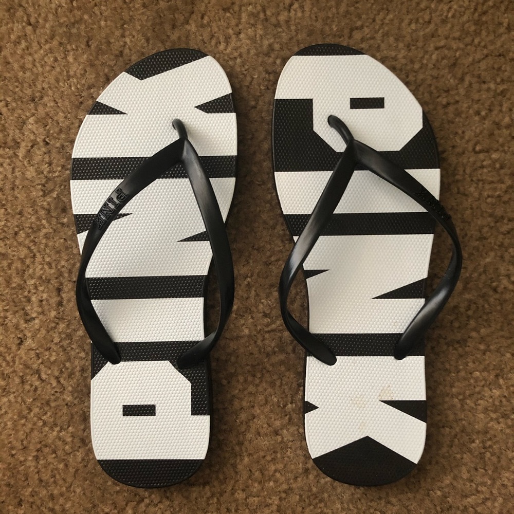NEW Victoria's Secret PINK flip flop. Size 7-8.